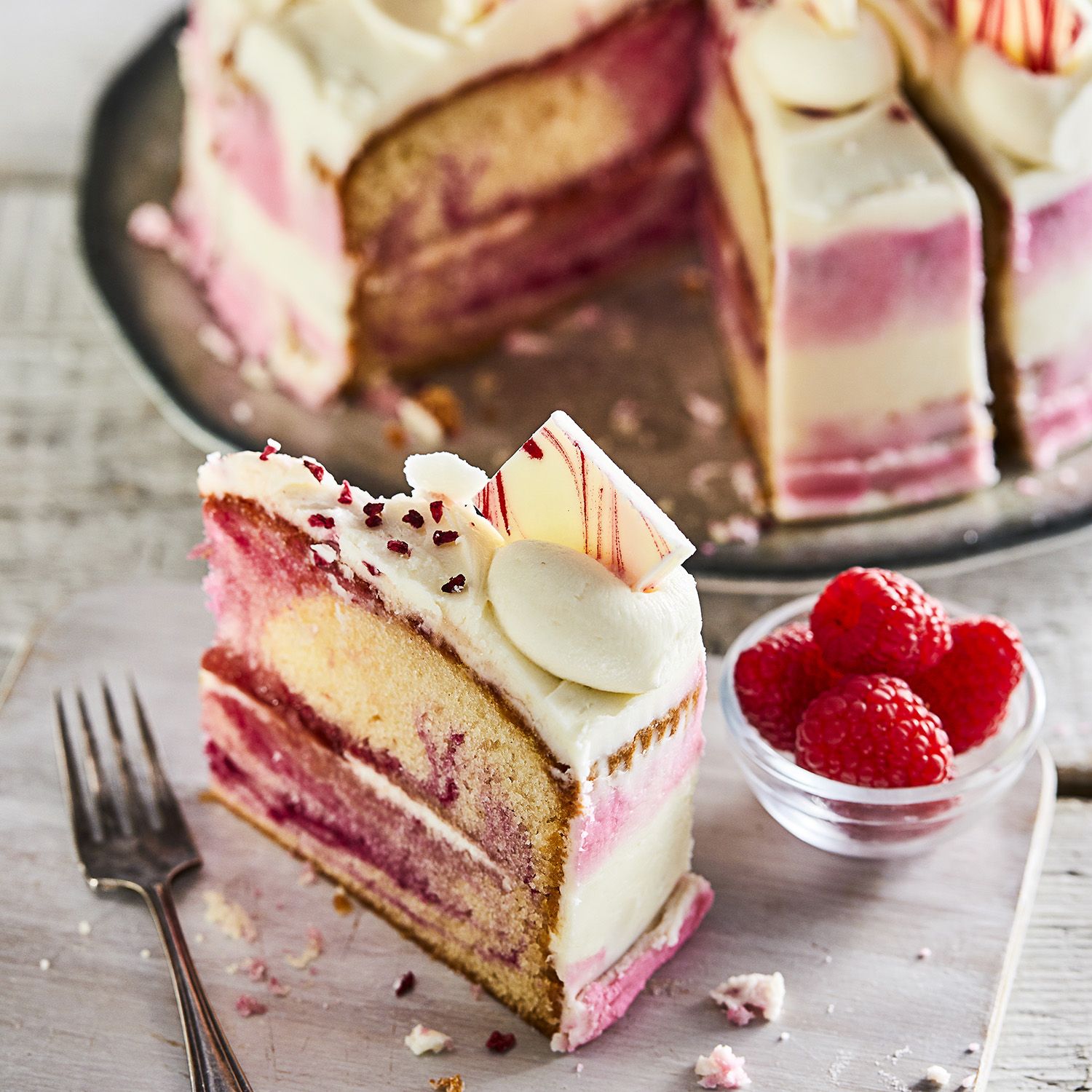 Chefs’ Selections Raspberry Ripple Cake (1 x 16p/ptn)
