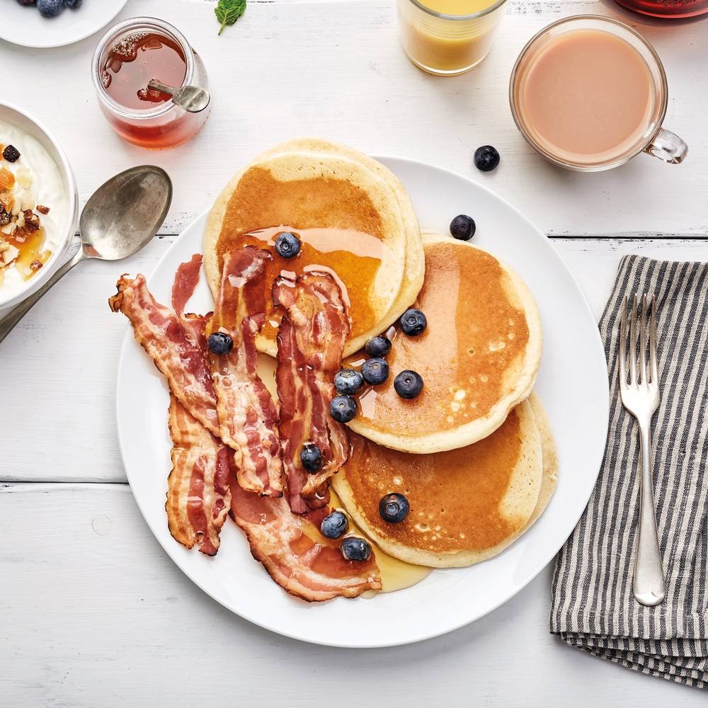 Chefs’ Selections Cooked Dry Cure Beechwood Smoked 220/100 Streaky Bacon (8 x 1kg)